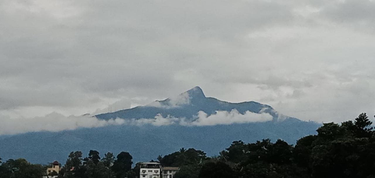 The Tenthola Kandy Kültér fotó